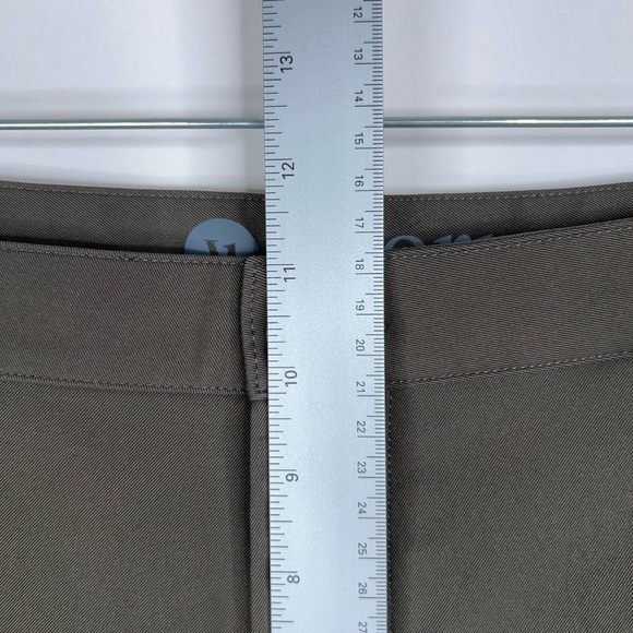 Vuori Cascade Tech Chino Pant Athletic Slim Fit Dark Oregano Green Size 34 - Picture 10 of 11